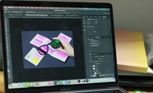 การสอนแต่งภาพบนโปรแกรม Photoshop โดยติวเตอร์สอนนักเรียนสอบเข้าคณะออกแบบ